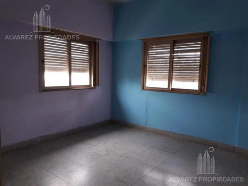 Imagen 3 de 30 de Venta En Bloque De 3 Locales Y 3 Viviendas Ituzaingo Retasado Oportunidad