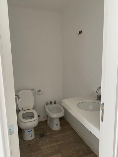 Duplex De 2 Dormis Con Cochera En Condo Tierra Nueva