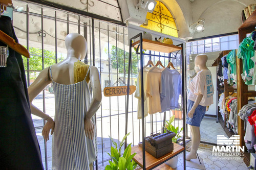 Local En Venta En Martinez. Calle Comercial.