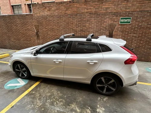 Volvo V40 2.0 T4 Drive-e R-design