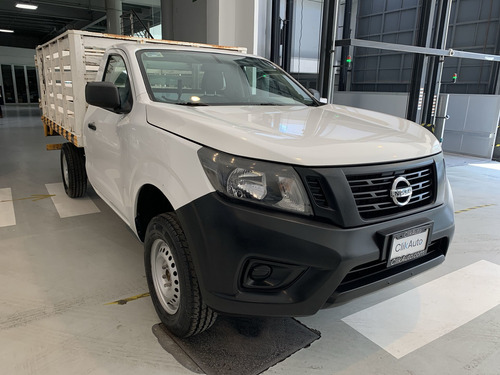 Imagen 2 de 15 de Nissan Np300 2016 2.5 Estacas Dh Mt