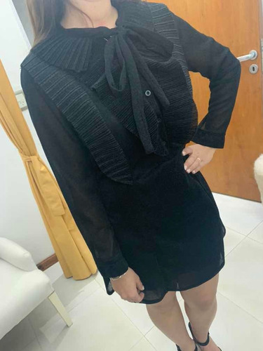 Vestido Negro Vuelos Cuello