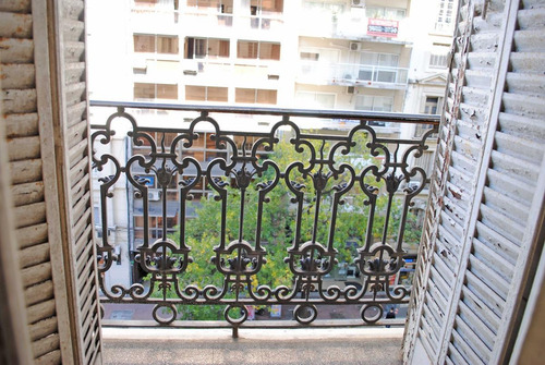 Imagen 5 de 23 de Oficina En Edificio Rodrigué, Patrimonio Histórico De La Ciudad