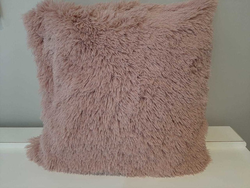 Imagen 3 de 10 de Almohadon Decorativo Nordico De Pelo Corto 50x50 Premium
