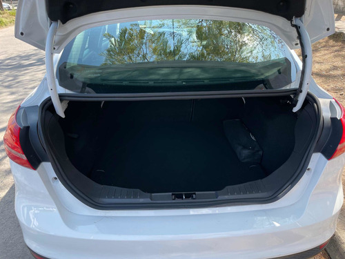 Imagen 12 de 18 de Ford Focus 4p Mt Vendo/permuto