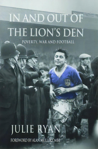 In And Out Of The Lion's Den, De Julie Ryan. Editorial Createspace, Tapa Blanda En Inglés