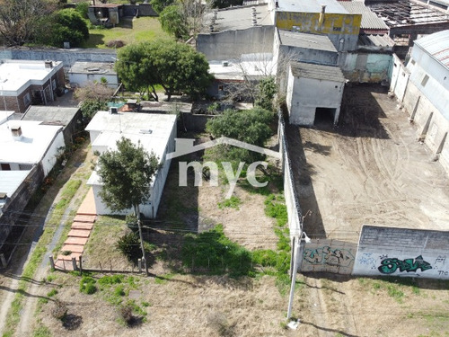 Terreno En Agustín Hernández A Metros De Ruta 8, Pando.