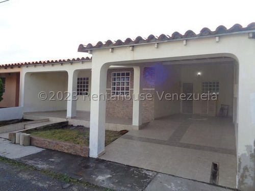 Casa En Venta, Urbanizacion Horizonte Cabudare Flex: 24-1296 Ea1