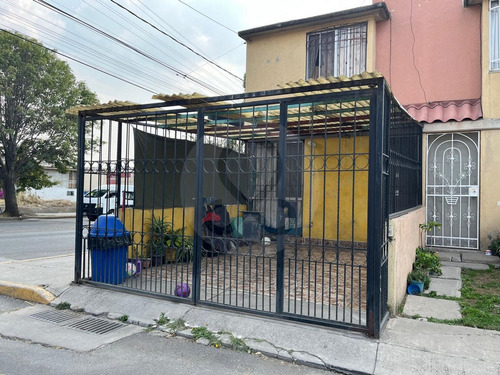Casa En Venta En Ciudad Galaxia Los Reyes