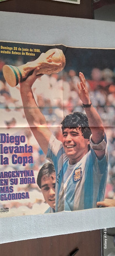 Póster Maradona Levantando La Copa 1986