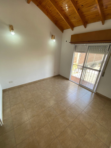 Imagen 14 de 19 de Excelente Duplex De 3 Ambientes. Reciclado A Nuevo