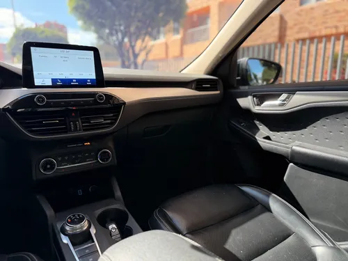 Ford Escape ESCAPE SE HYBRID 2.500cc A/T 6AB FE 4X2