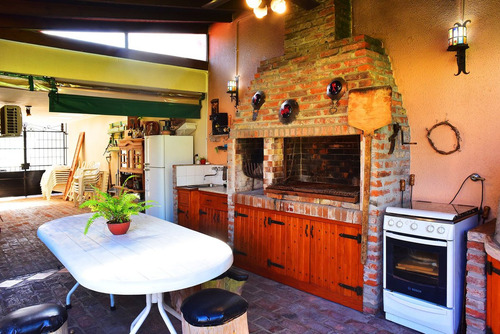 Venta Casa Castelar Norte 6 Amb Lote 650m