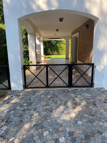 Casa En Lote Central Con Suite, Playroom Y Galería - Fincas De Iraola
