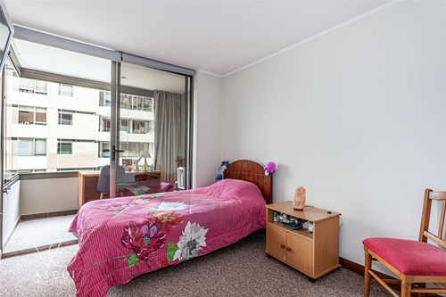 Amplio Departamento En Venta De 3 Dorm. En Las Condes