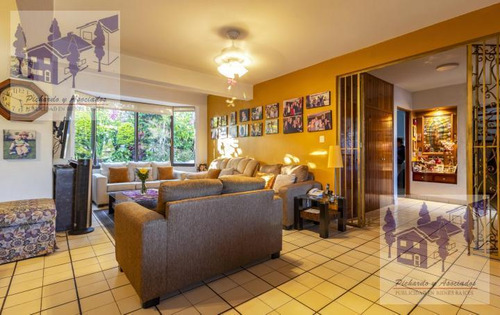 Casa En Venta En El Club De Golf Santa Fe Xochitepec Morelos.