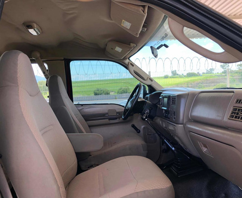 Imagen 12 de 15 de Ford F-250 Súper Duty 4x4