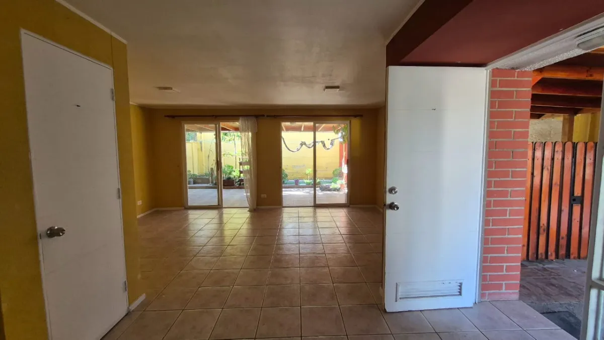 Imagen 2 de 30 de Arrienda Casa Amplia Condominio Los Aromos Placilla