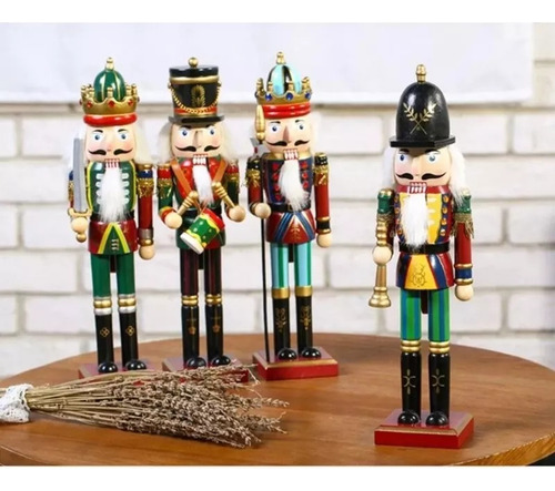 Regalo De Navidad Con Decoración De Madera Con Forma De Casc