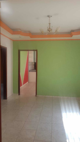 Imagem 5 de 9 de Casa Com 3 Quartos Sendo Uma Suíte, Porão E Garagem