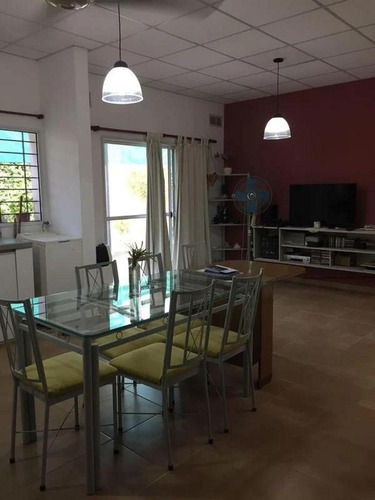 Casa En Venta - 3 Dormitorios 2 Baños - Paraná