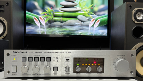 Pré Amplificador Cygnus Modelo Cp-1800 / Prata