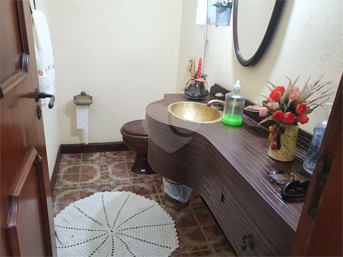 Imagem 15 de 30 de Linda Residência Em Um Bolsão Residencial Em Interlagos, Toda Rodeada Por Um Jardim. - Reo635752