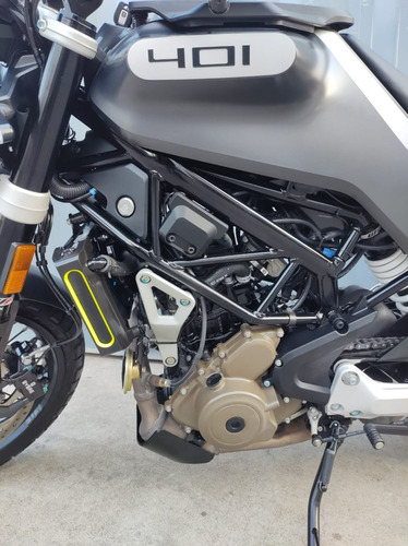 Husqvarna Svartpilen 401 Usada Seleccionada - Evaluo Permuta