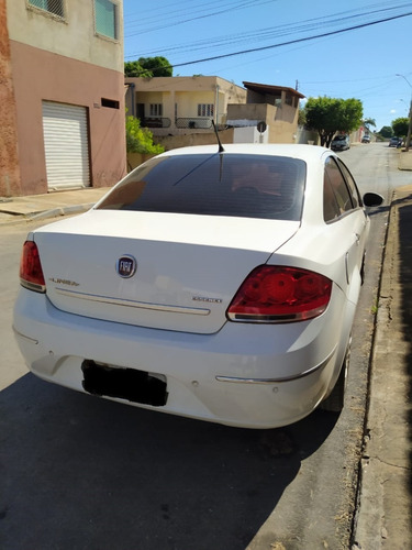 Fiat Linea 1.8 Essence 2013 Branco Completo Ar Digital