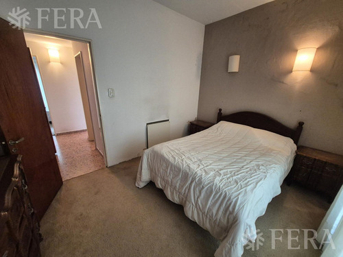 Venta Casa 4 Ambientes Con Cochera Y Jardín En Ezpeleta