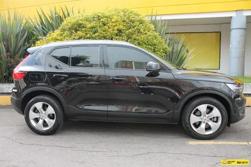 Volvo XC40 2.0 T4 FWD MOMENTUM II TP