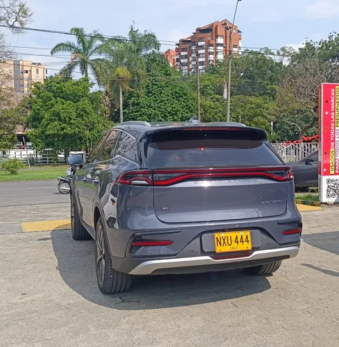 Byd Tang Ev Modelo: 2025 *(7 Puestos)*