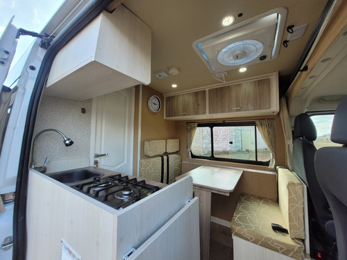 Motorhome Oncativo Equipamiento De Furgon A Motorhome