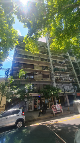 Oportunidad 2 Ambientes Contrafrente Con Balcón Aterrazado - Flores