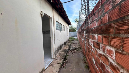 Casa, 3 Quartos, Sendo 1 Suite. Garagem 2 Carros Ou Mais