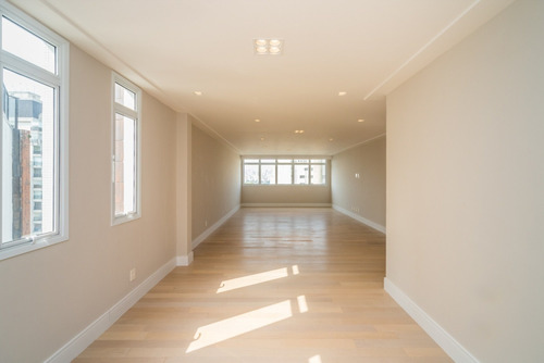 Imagem 7 de 8 de O Apartamento Conta Com Os Acabamentos Top De Linha Do Mercado, Sendo Piso De Madeira Maciça Indusparquet, Metais Hansgrohe, Iluminação 100% Led, Pisos Molhados Decortiles, Cooktop - Ap00996 - 700848