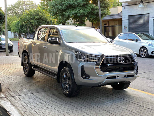 Imagen 5 de 10 de Toyota Hilux 2.8 Cd Srv 177cv 4x2 At /// 2021 - 0km