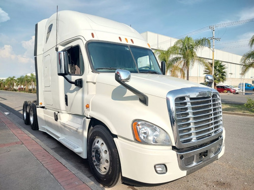 11 Freightliner Cascadia Blanco 2016,camiones,cummins
