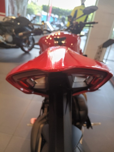 Ducati Streetfighter V4s