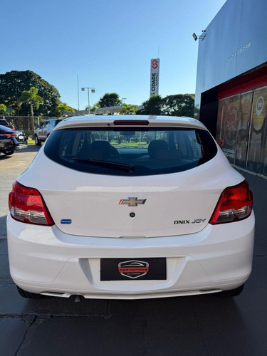Chevrolet Onix HATCH Joy 1.0 8V Flex 5p Mec.