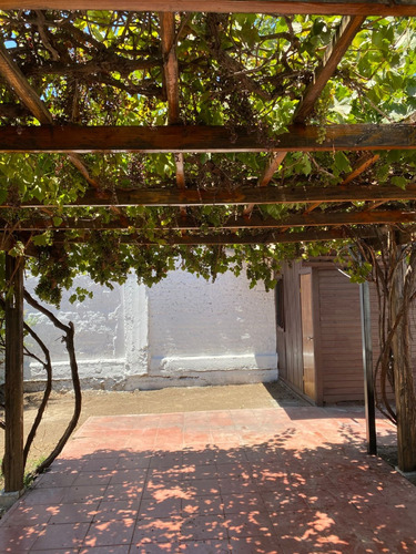 Casa Recien Remodelada En Una Tranquila Calle De La Reina