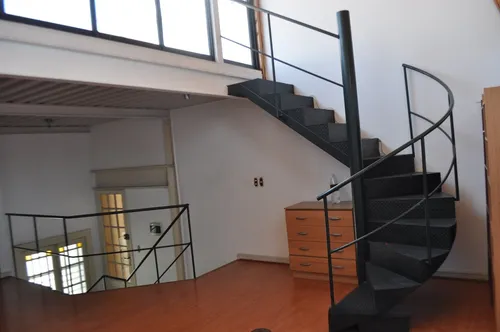 Loft En Compañia Con Maipu, Edificio Antiguo Remodelado