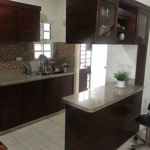 Se Vende Apartamento 4to Nivel San Isidro