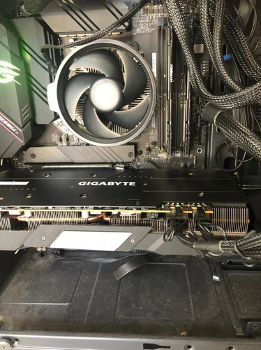 Imagem 3 de 5 de Placa De Vídeo Gigabyte Rx 5700 Xt Sem Uso Com Garantia