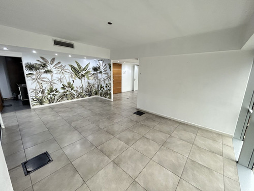 Alquiler Oficina Puerto Madero 125m2 Cochera