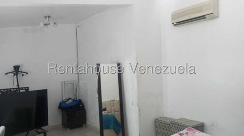 Maribel Morillo Asesor Inmobiliario De Rentahouse Vende Bella Casa; Situada En Esquina; Conjunto Privado Villa De Yara; Lara