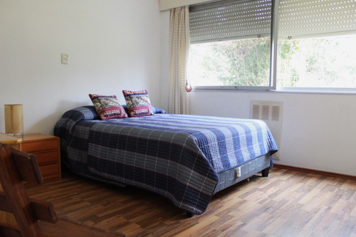 Casa En Venta De 4 Dormitorios C/ Cochera En Punta Del Este