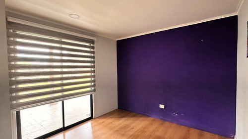 Parcela Con Casa, Piscina/ Quincho, Frente A Parque Y Laguna