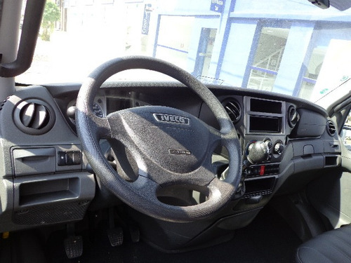 Imagem 6 de 11 de Iveco 35s14 Bau