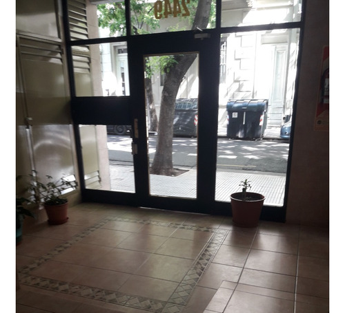 Excelente Semipiso De 2 Ambientes Al Frente C/balcón + Cochera.